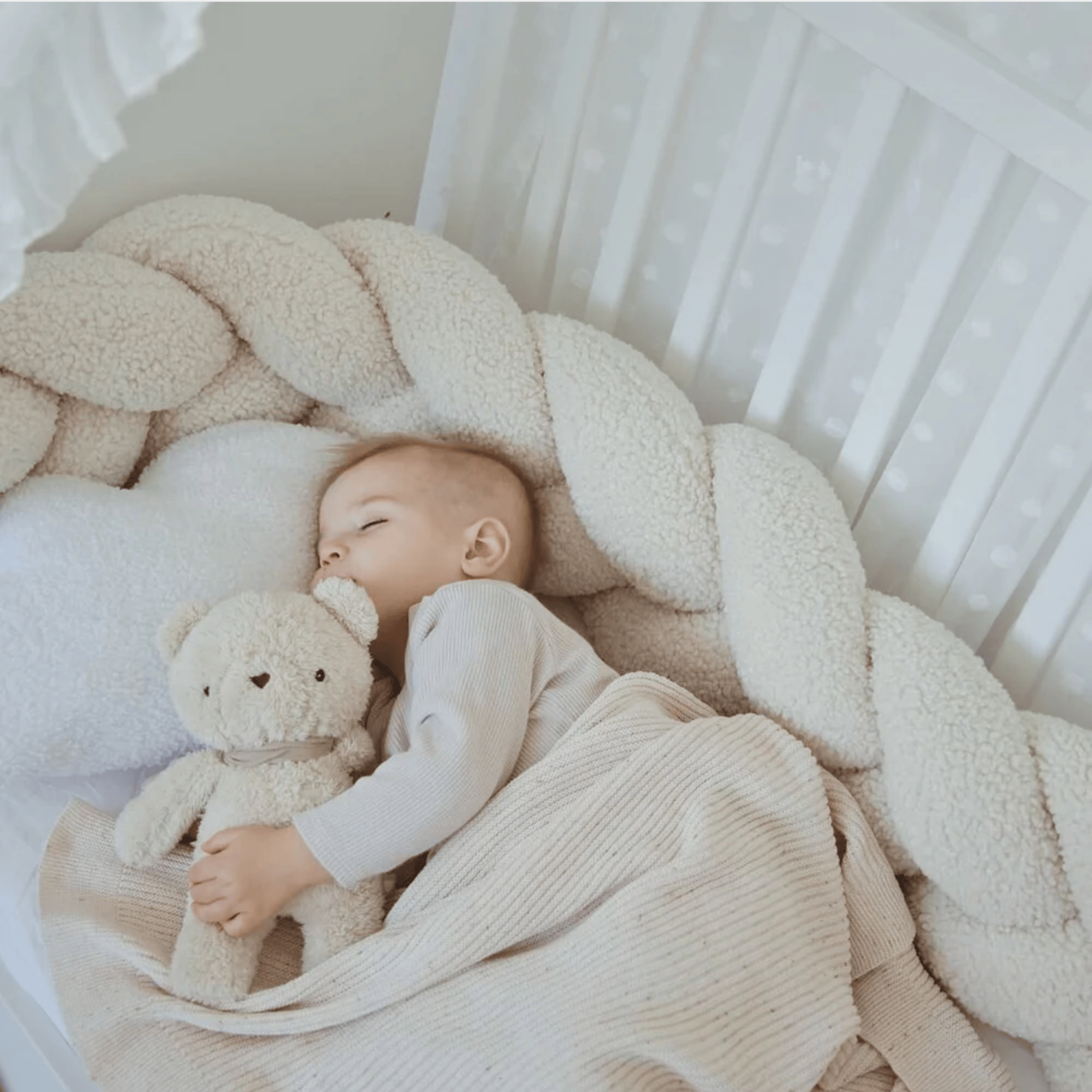 Meowbaby Warkocz Ochronny do Łóżeczka – Miękki Ochraniacz dla Dziecka | Bearly